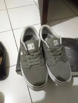 Sepatu DC shoes