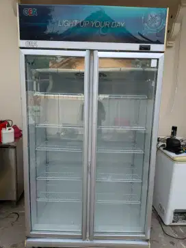 SHOWCASE GEA 2 pintu