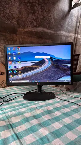 LED Monitor Komputer LG 22 Inch 22M35A-B