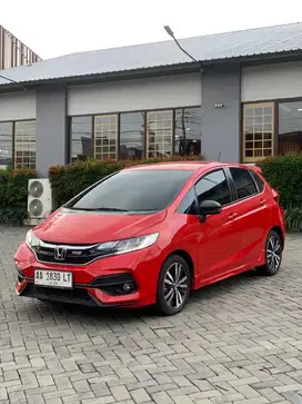Honda Jazz RS 2018 facelift matic GK5 merah yaris new model kredit