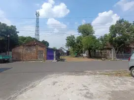 Dijual Tanah 2 muka UNS L:250m