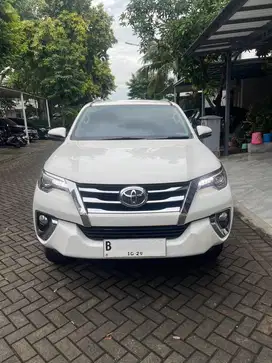 Dijual toyota fortuner 2.4 VRZ AT 2019 pemakai langsung harga cash