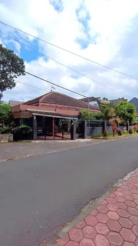 Dijual Rumah Plus Kost Posisi Hook Daerah Jalan Veteran, Klojen Malang
