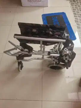 GOLENA kursi roda