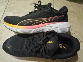 Sepatu Lari PUMA Scend Pro