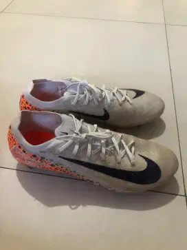 Sepatu Bola Nike Mercurial