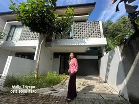 Rumah Ready Posisi Hoek Teras Grandwiz Belakang Grand Wisata Bekasi