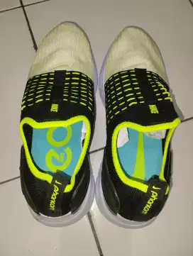 Sepatu running & jalan Nike Phantom