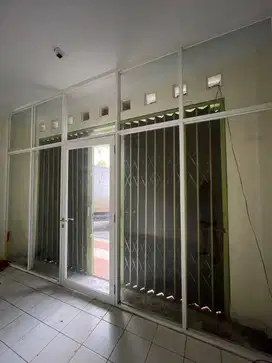 Disewakan Ruko 2 lt 4,5 x 15 m2 di Mutiara Taman palem Cengkareng