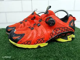 Sepatu hiking BLACK yak boa system