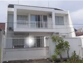 Rumah Kutisari Indah Surabaya dekat Kampus Petra