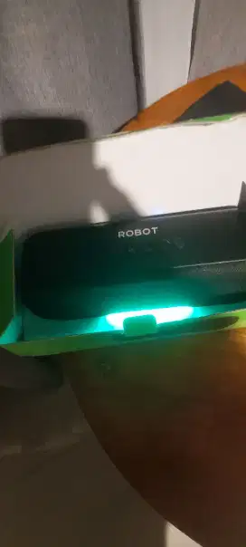 Speaker robot RB521 like new