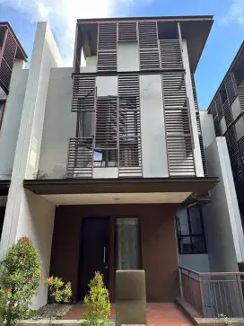 Dijual Rumah 3 Lantai, Full Furnish Di Greenwich BSD