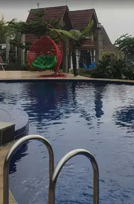 Jual Villa Ada Pool di belakang Kota Baru Parahyangan Bandung