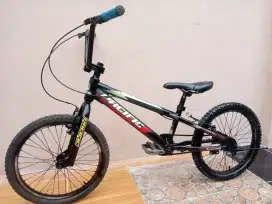 Sepeda BMX PACIFIK ukuran 20 rem lengkap