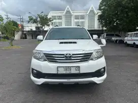 TOYOTA FORTUNER G DISEL MATIC PUTIH