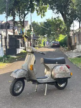 Piagio Vespa Exclusive 1985