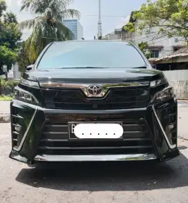 Toyota Voxy 2020 Hitam AT 2.0