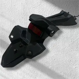 Spakbor belakang assy Honda CBR 150R K45N Dan bonus cover radiator CBR