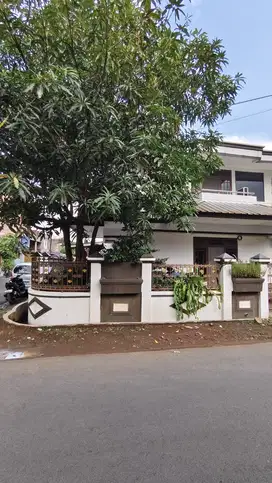 Rumah Hook 2 Lantai di Perumahan Kosambi Baru