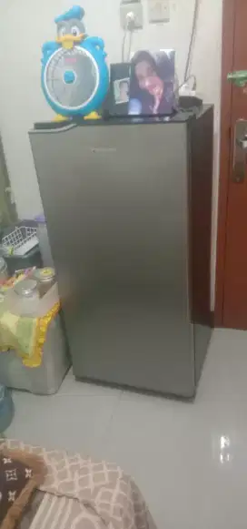 Di jual kulkas 1 pintu merk panasonic