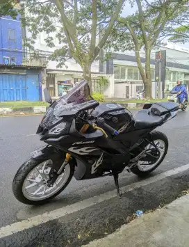 YAMAHA YZF R15 V4