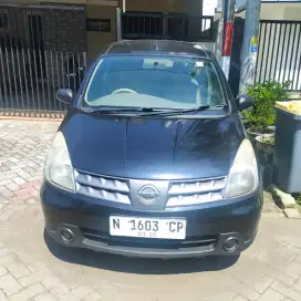 nissan grand livina