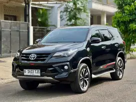 RECORD SERVICE!!FORTUNER VRZ TRD AT 2019 HITAM FAVORIT