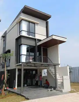 Rumah 3 lantai multifungsi promo harga louncing di lippo cikarang