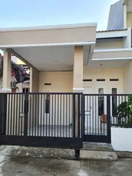 DISEWA RUMAH KEKINIAN SIAP HUNI LOKASI STRATEGIS