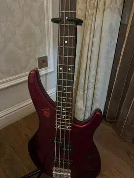 Gitar listrik yamaha