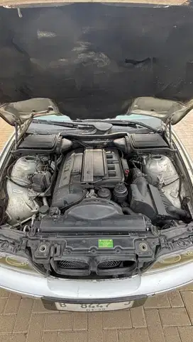 BMW e39 520i 2003 Bensin