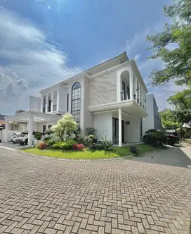 Citraland TPR jual murah rumah  full furnish mewah ada kolam renang