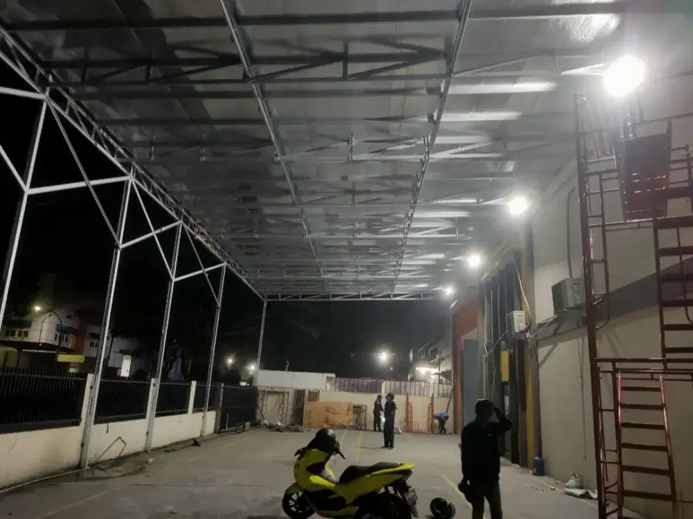 Pemasangan rangka atap sorum