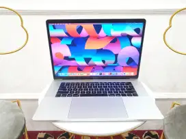 MacBook Pro Touchbar 15 2018 RETINA CORE i7 RAM 32GB SSD 512GB