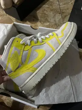 AIR JORDAN 1 MID OPTI YELLOW
