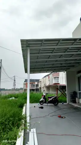 Kanopi baja ringan