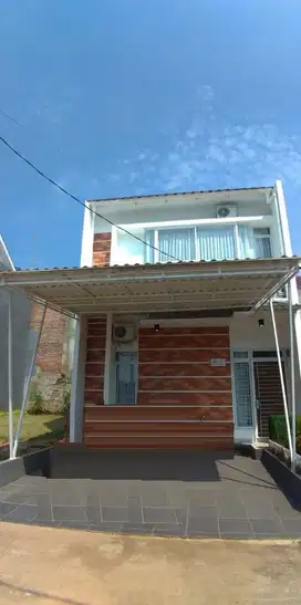 Jual/Dijual Rumah 2 Lantai Pondok Ranggon Cipayung Jakarta Timur