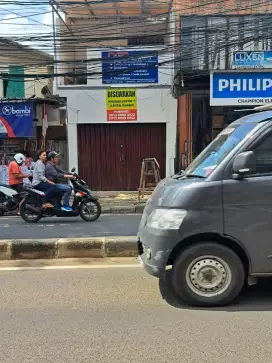 Disewakan Toko di Seberang Transmart Cilandak KKO