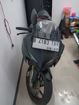 CBR 250 CC LOW KM 4000, WARNA HITAM BS TT MATIC
