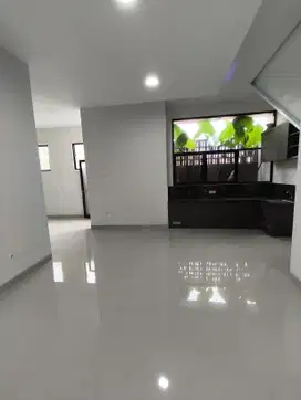 7 Menit Dekat UGM, Rumah Mewah Siap Huni