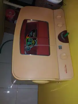 Mesin cuci Polytron