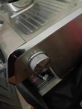 Mesin Kopi / Coffee maker merk DēLonghi