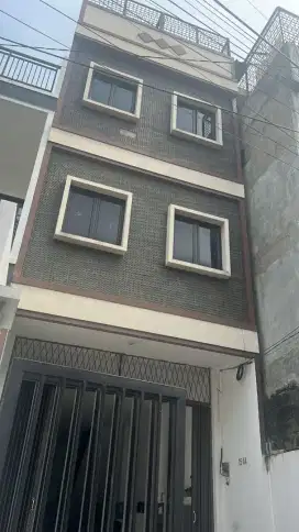 Ruko komersil  3 lantai siap huni jakarta pusat