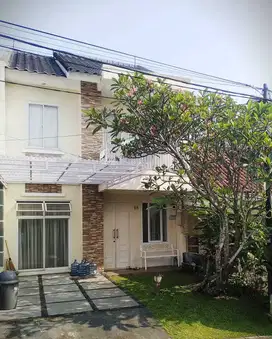 Dijual rumah cantik 2 lantai best View Gunung pancar Sentul Bogor
