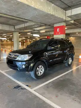 Toyota Fortuner 2005 Bensin
