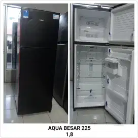 Kulkas 2 pintu Aqua besar