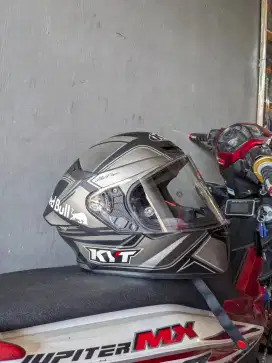 KYT TTC Motif doff