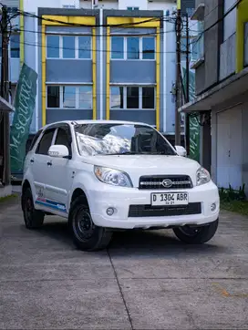 Daihatsu Terios ts ekstra mt 2014 putih