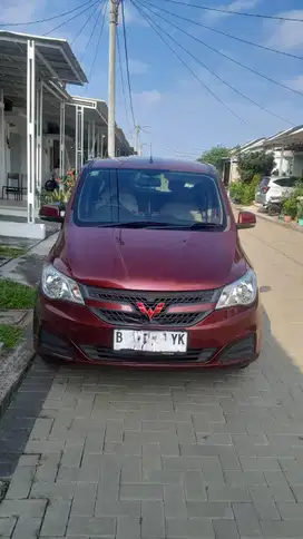Wuling Confero 1.5 MT (MERAH)